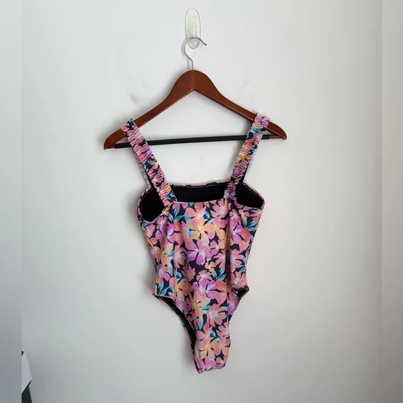 NWT Cupshe Saint Tropez Swimsuit (M) - Picture 4 of 9